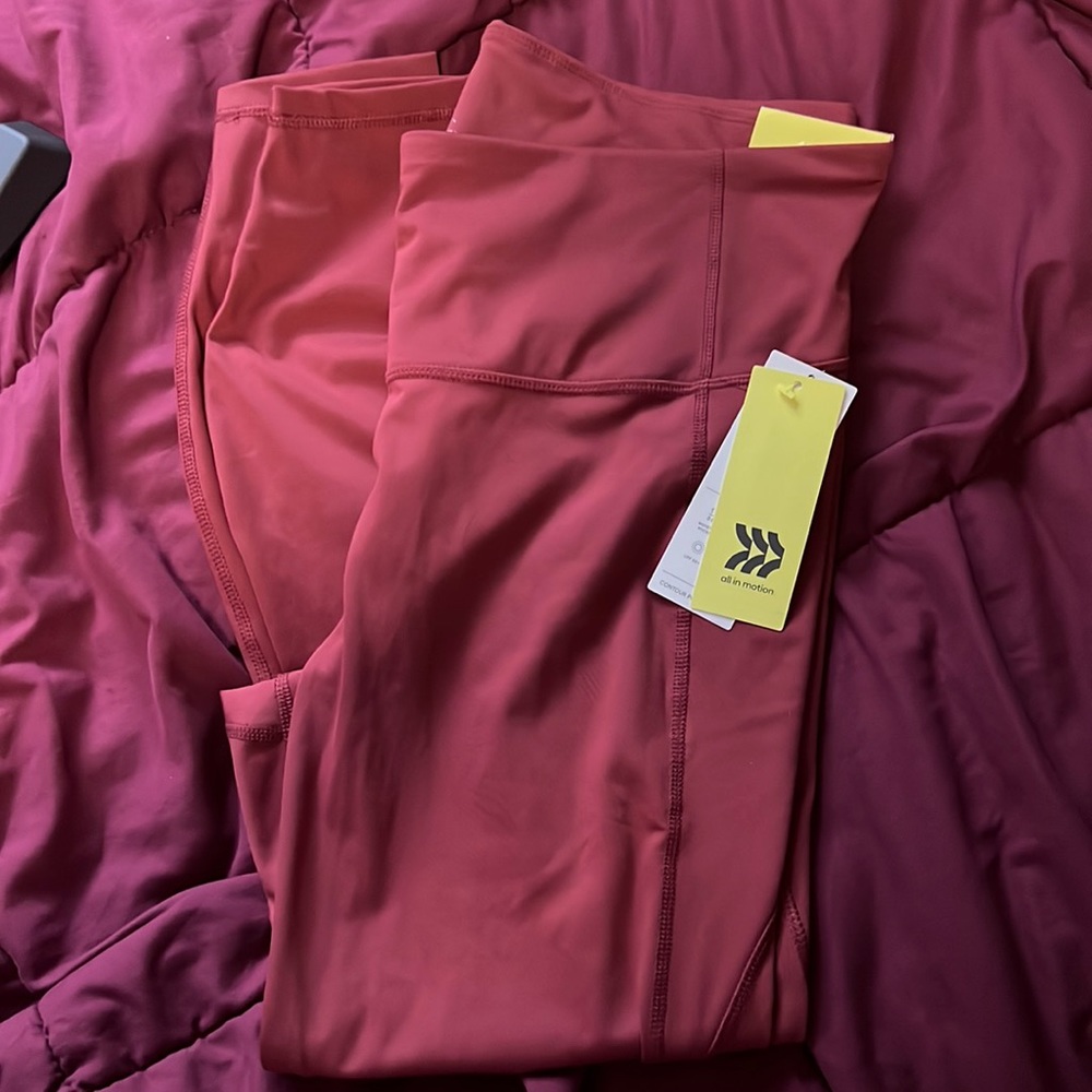 Leggings, brand new, never worn with tags!